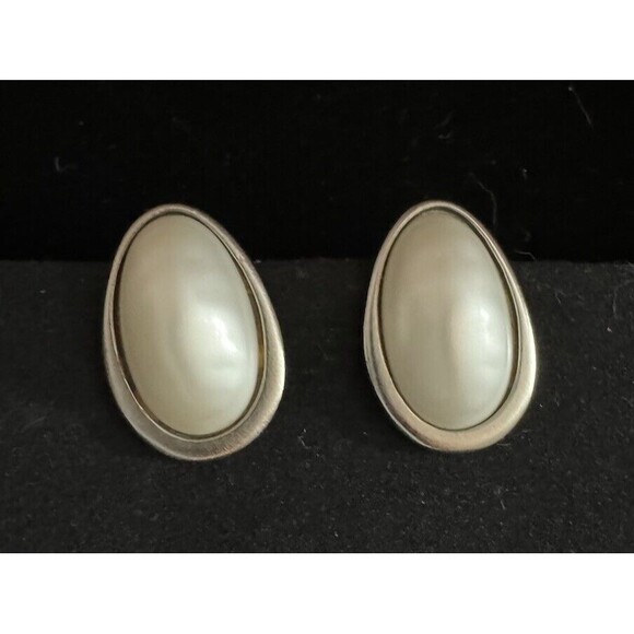 Vtg LES BERNARD EARRINGS DESIGNER COUTURE FAUX PEARL Silver CLIP-ON Statement - Picture 1 of 4
